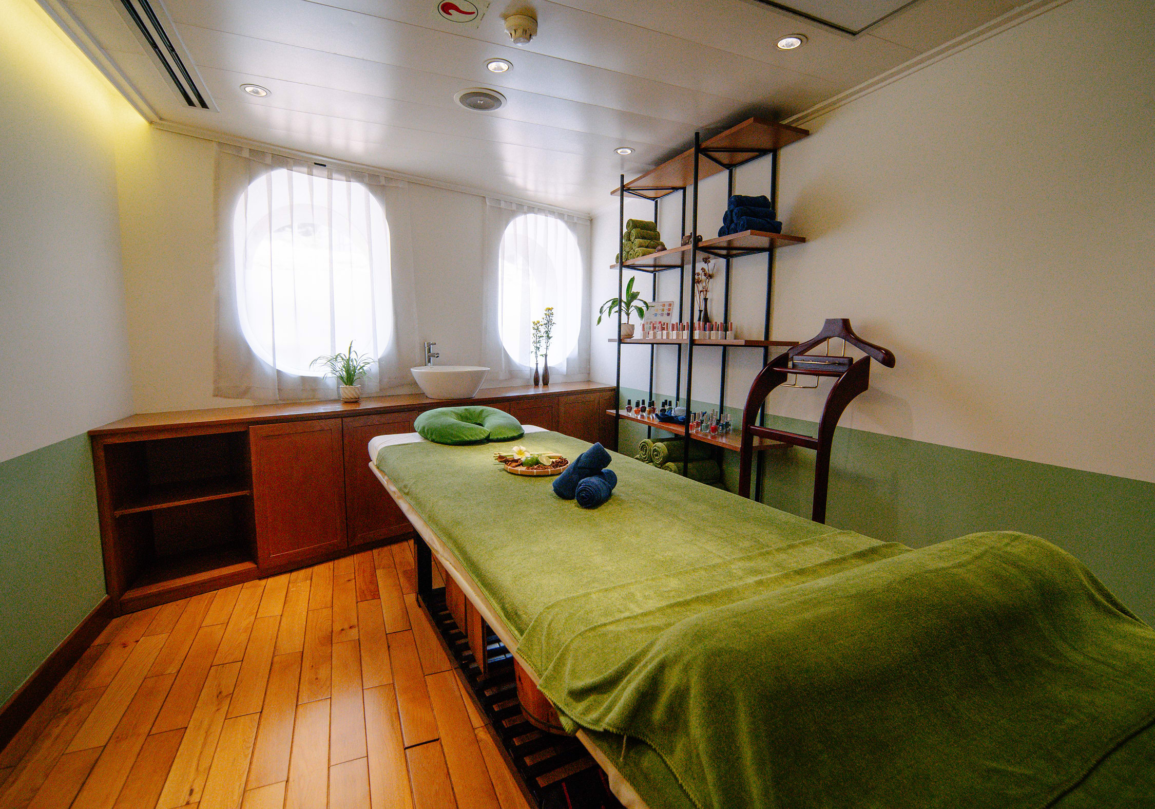 2 Facilities Ship Mod - 1500 x 1050 px